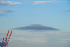 Ufo-ueber-Hamburg-a28471930.jpg Ufo-ueber-Hamburg-a28471930.jpg